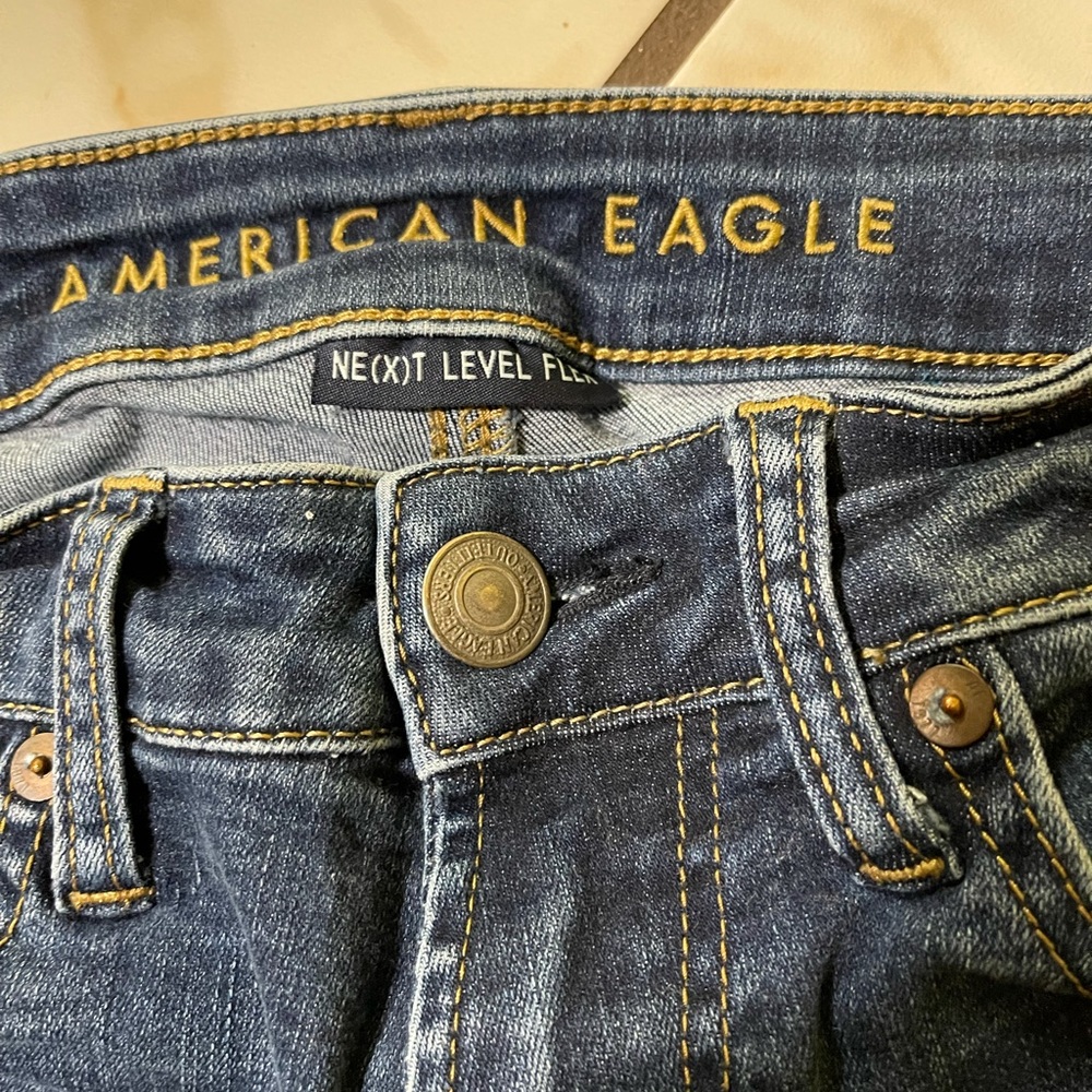 1 American eagle & 2 Hollister jeans. - Picture 3 of 9